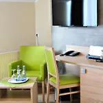 فندق Restaurant Buergerklause Tapken 4*
