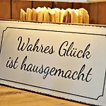 فندق Restaurant Buergerklause Tapken 4*