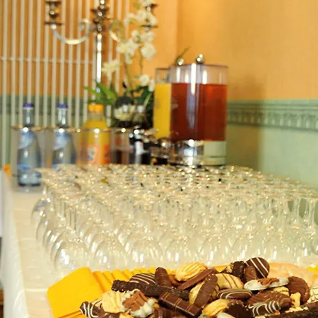 فندق Restaurant Buergerklause Tapken 4*