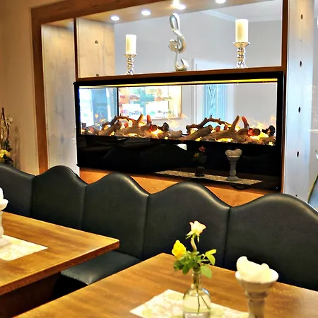 Restaurant Buergerklause Tapken Szálloda 4*