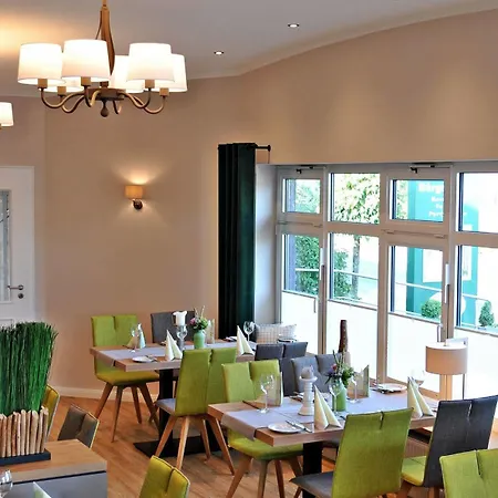 Restaurant Burgerklause Tapken Отель